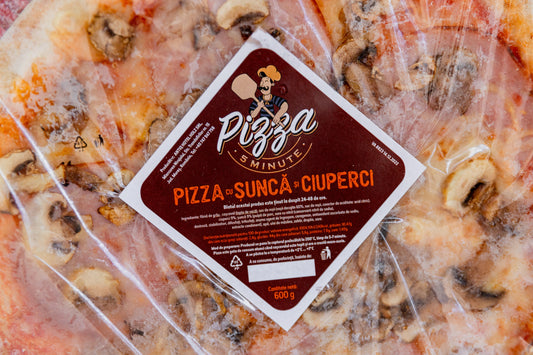 Pizza cu ciuperci si sunca